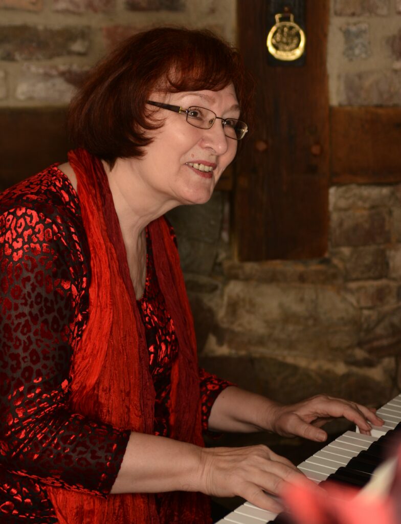 Foto Swetlana Goldschmidt am Piano
